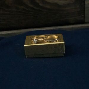 Engagement/wedding band set